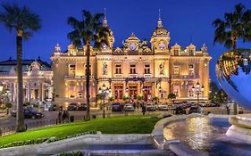 New Designer Studio Next To Casino Square With Ac & Internet